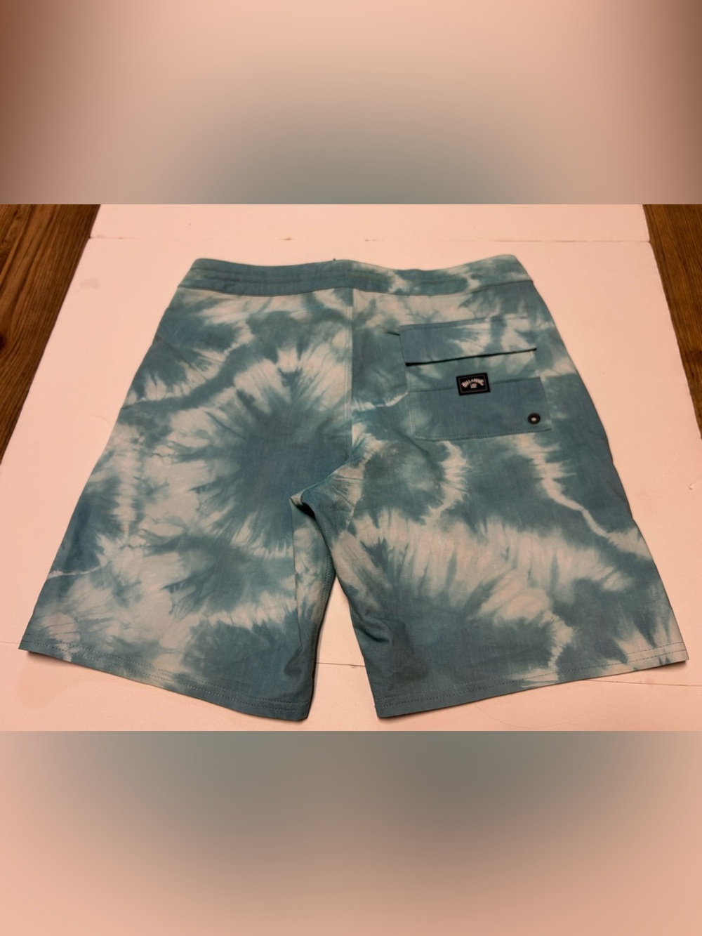 Billabong Teal and white Tie-Dye Boardshorts Men’s Size 30 Surf Swim